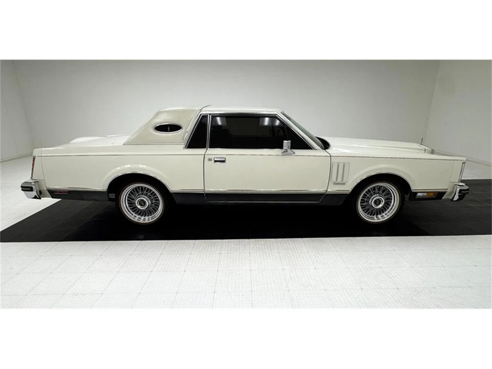 1981 Lincoln Continental Mark VI - Image 6 of 31