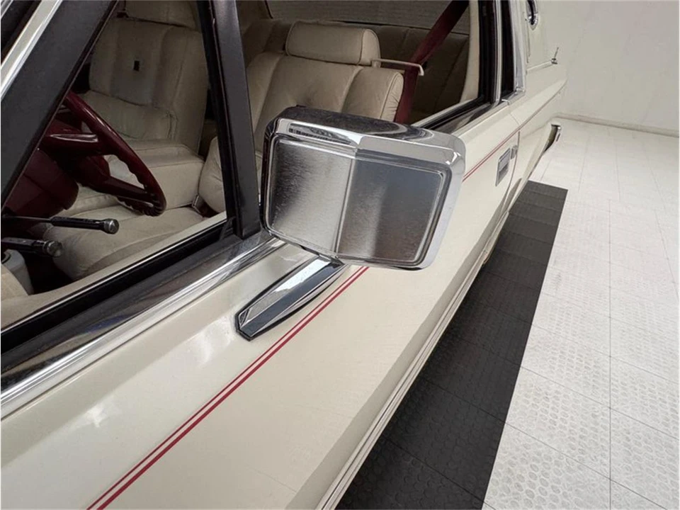 1981 Lincoln Continental Mark VI - Image 17 of 31