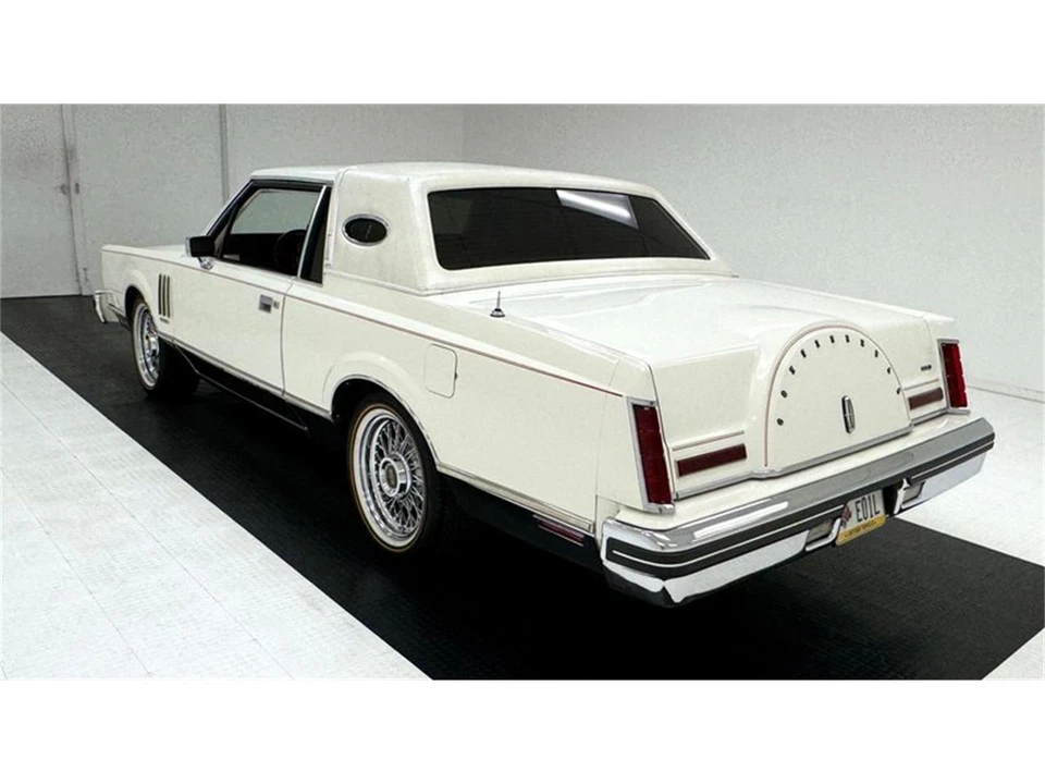 1981 Lincoln Continental Mark VI - Image 3 of 31