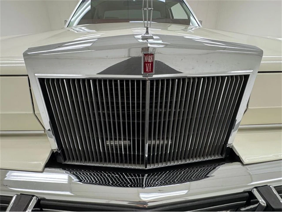 1981 Lincoln Continental Mark VI - Image 9 of 31