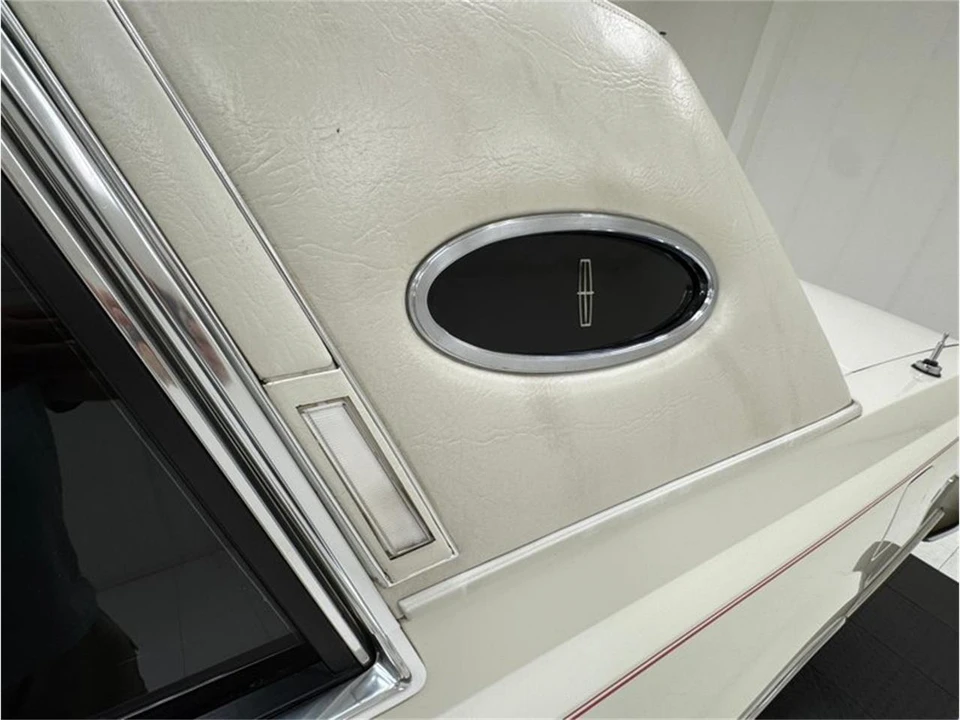 1981 Lincoln Continental Mark VI - Image 19 of 31