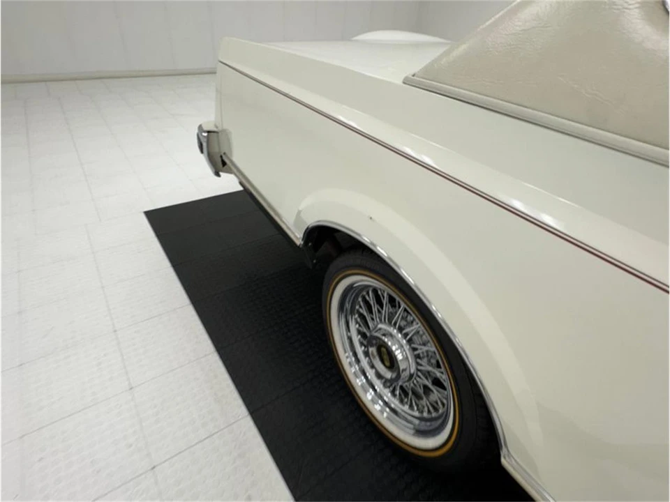 1981 Lincoln Continental Mark VI - Image 29 of 31