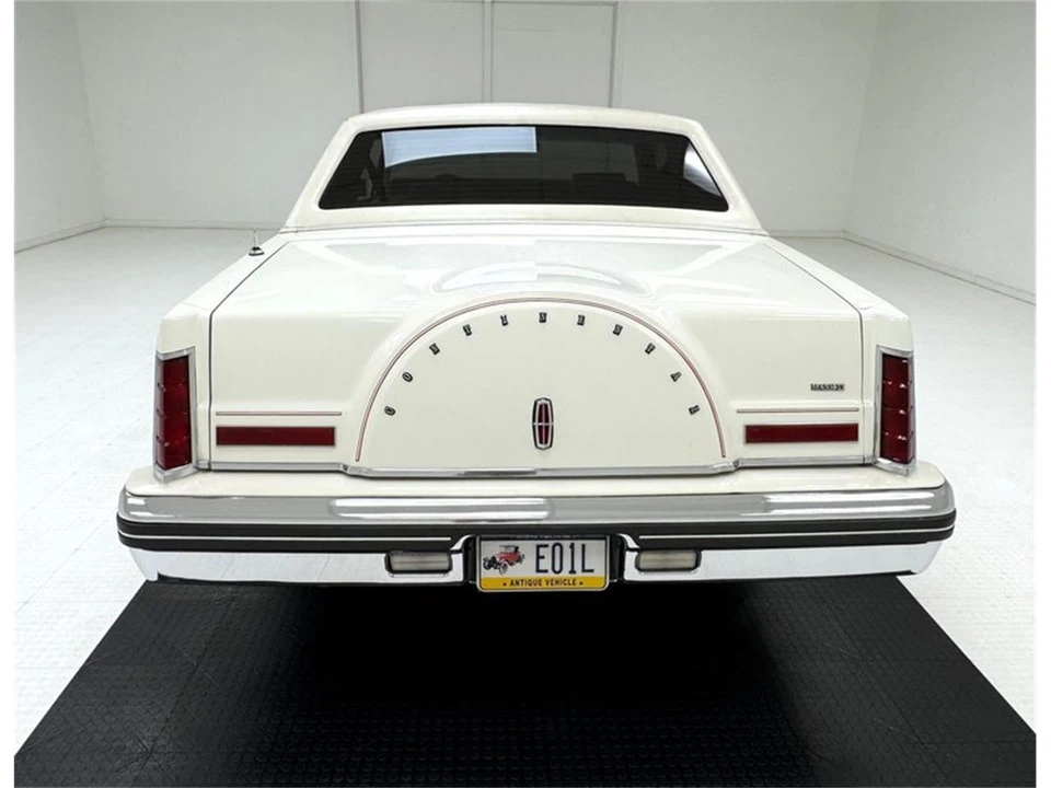 1981 Lincoln Continental Mark VI - Image 4 of 31