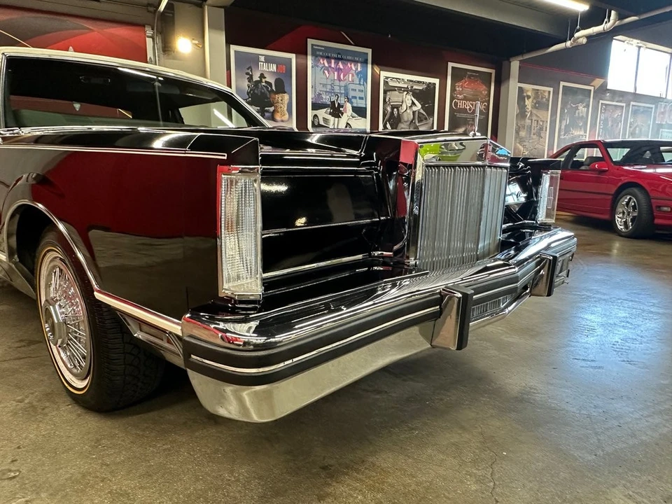1981 Lincoln Continental Mark VI - Image 27 of 31