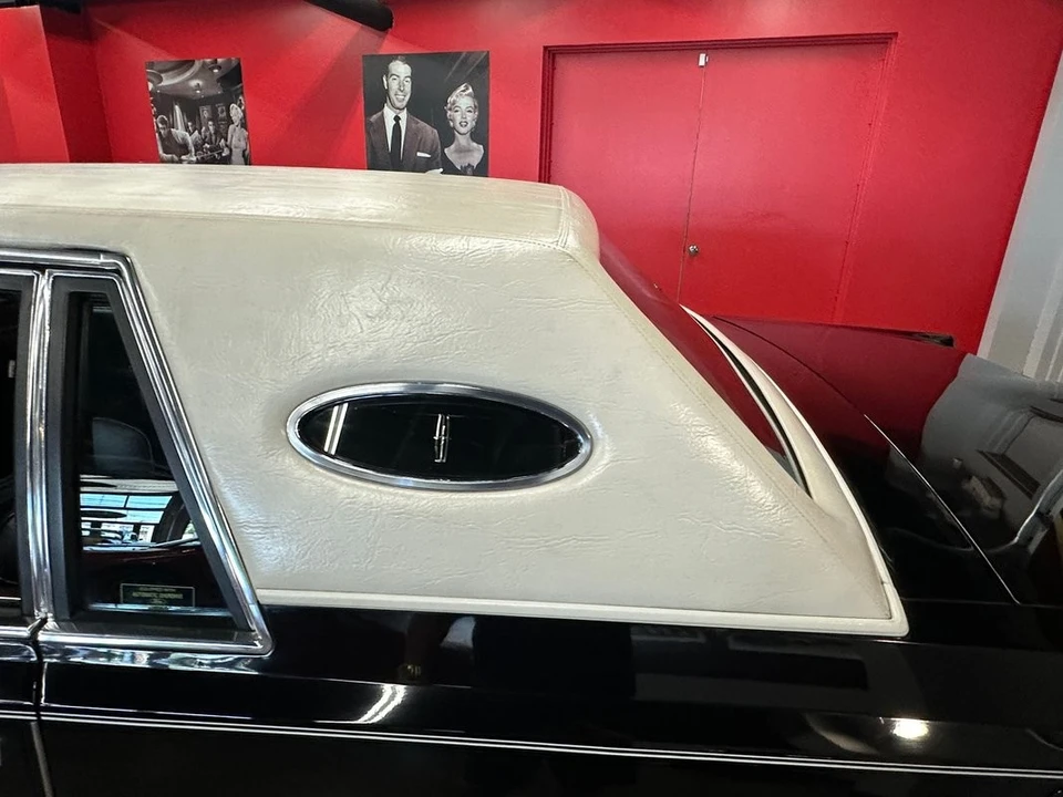 1981 Lincoln Continental Mark VI - Image 22 of 31