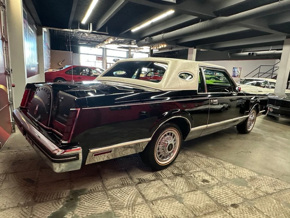 1981 Lincoln Continental Mark VI - Image 14 of 31