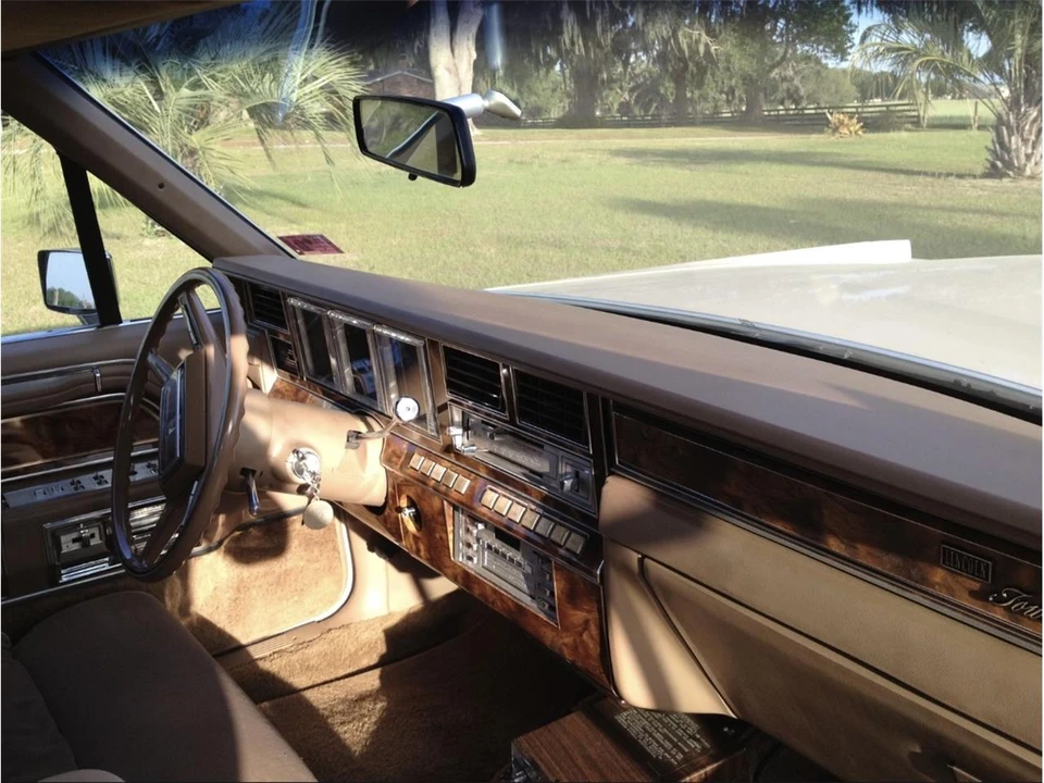 1981 Lincoln Town Car - Image 14 of 17