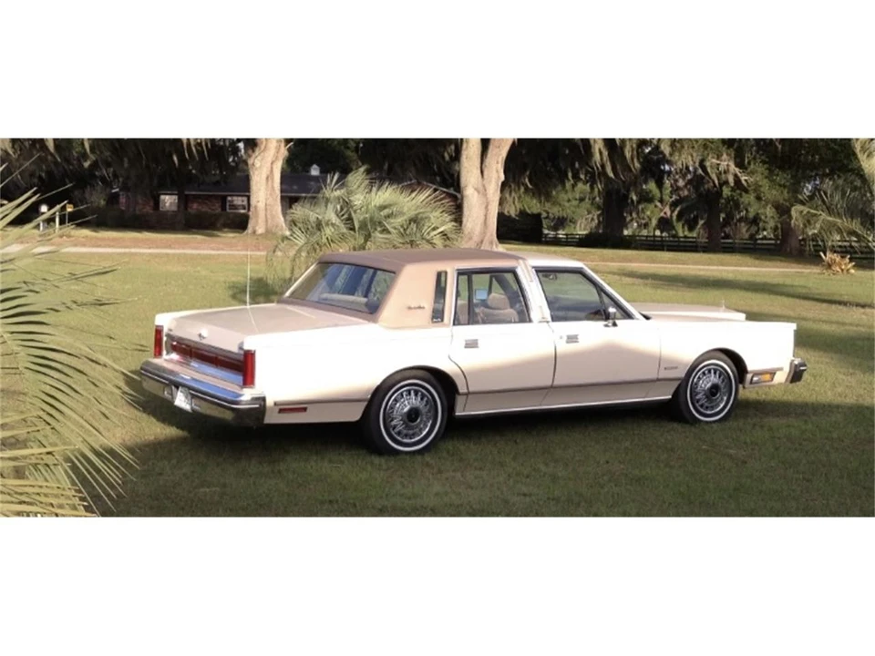 1981 Lincoln Town Car - Image 15 of 17