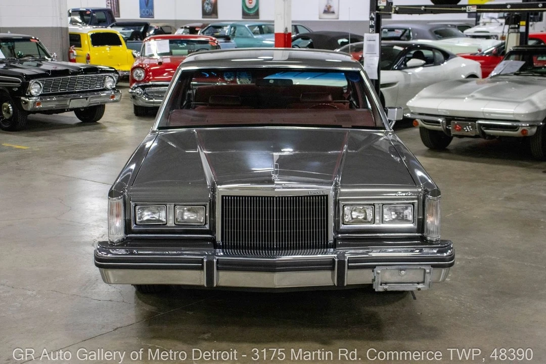 1981 Lincoln Town Car - Image 11 of 12