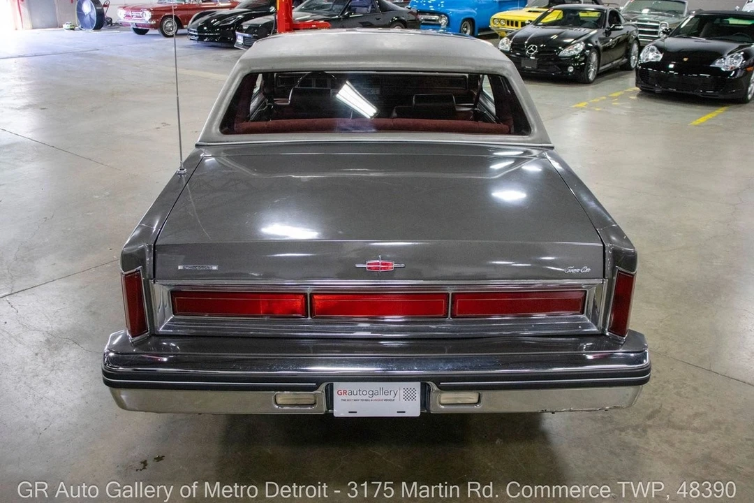 1981 Lincoln Town Car - Image 5 of 12