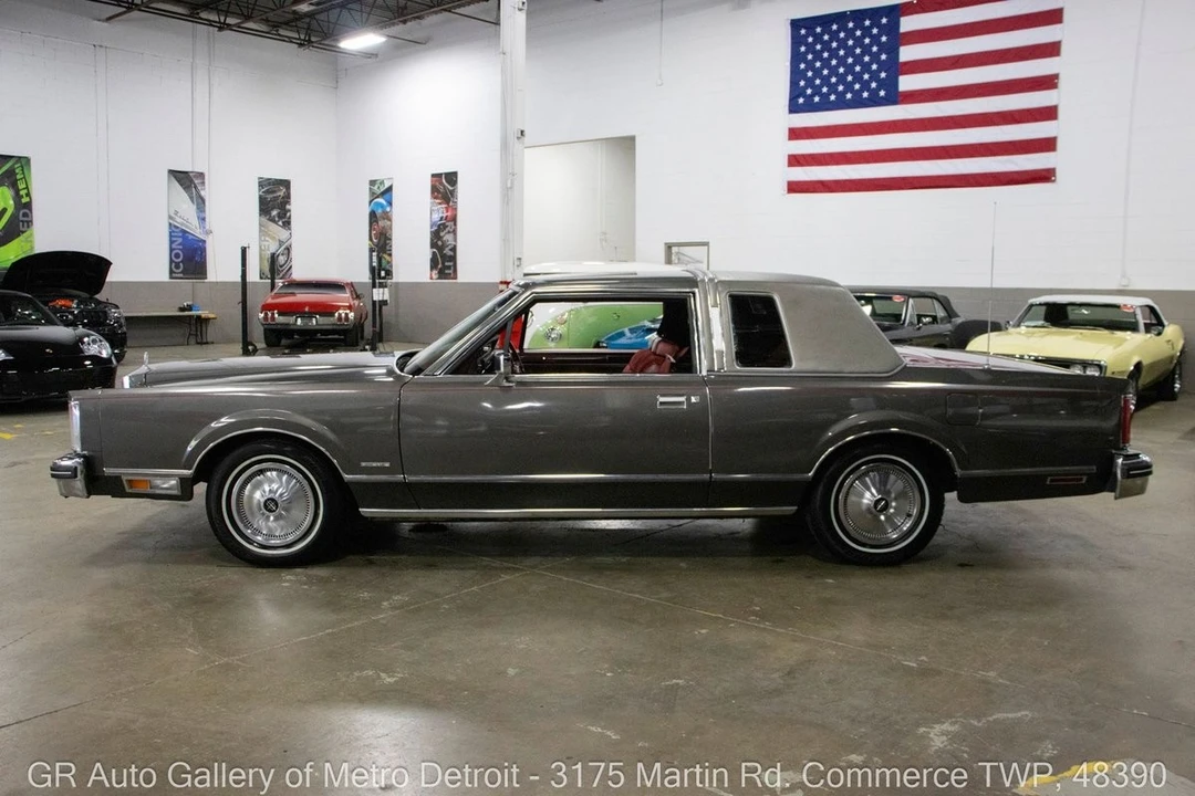 1981 Lincoln Town Car - Image 3 of 12