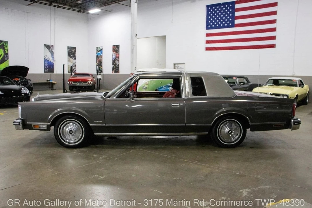 1981 Lincoln Town Car - Image 3 of 12