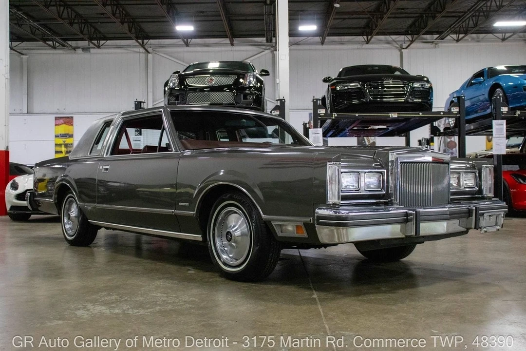 1981 Lincoln Town Car - Image 10 of 12