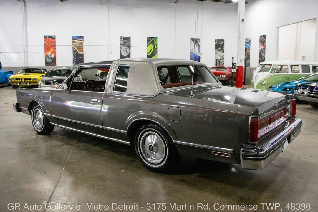 1981 Lincoln Town Car - Image 4 of 12