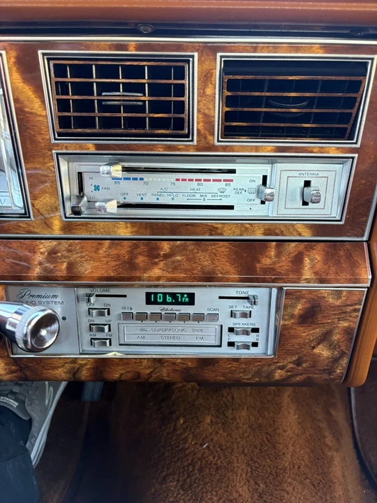 1981 Lincoln Town Car - Image 14 of 20
