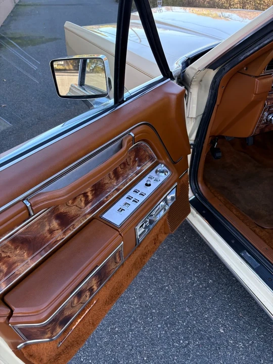 1981 Lincoln Town Car - Image 12 of 20