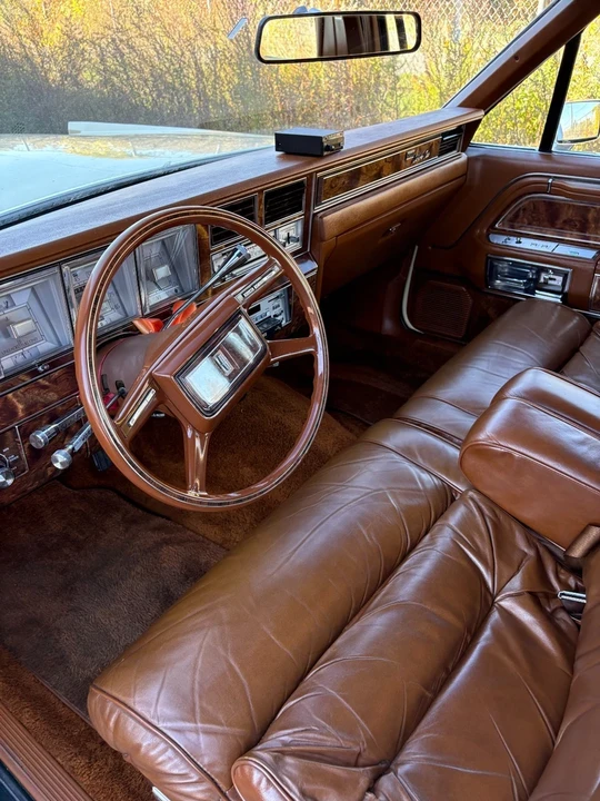 1981 Lincoln Town Car - Image 11 of 20