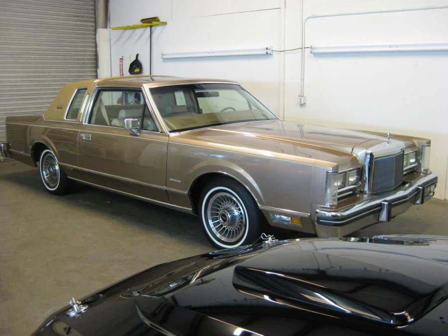 1981 Lincoln Town Car - Image 2 of 6