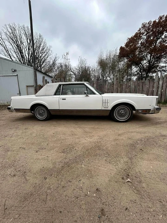 1981 Lincoln Continental Mark VI - Image 7 of 20