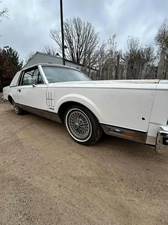 1981 Lincoln Continental Mark VI - Image 3 of 20