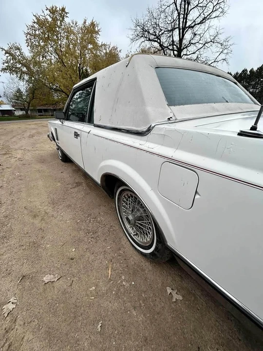 1981 Lincoln Continental Mark VI - Image 12 of 20