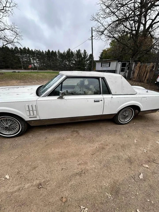 1981 Lincoln Continental Mark VI - Image 10 of 20