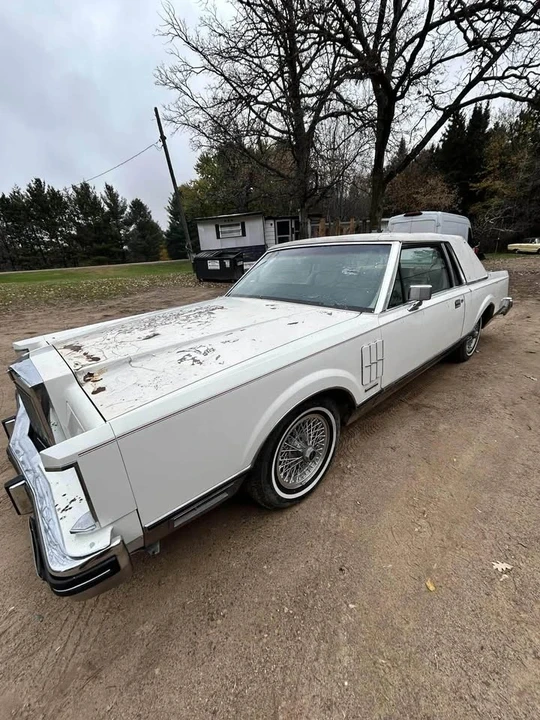 1981 Lincoln Continental Mark VI - Image 11 of 20