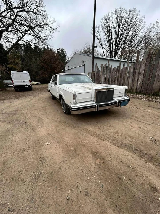 1981 Lincoln Continental Mark VI - Image 2 of 20