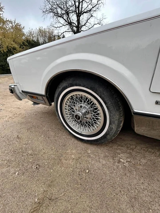 1981 Lincoln Continental Mark VI - Image 18 of 20