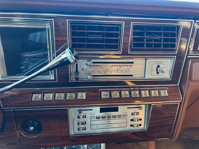 1981 Lincoln Continental Mark VI - Image 18 of 20