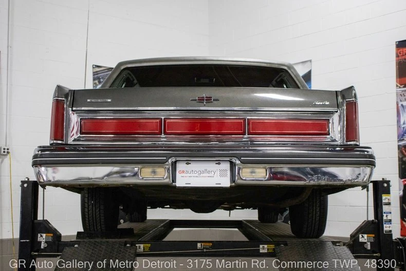 1981 Lincoln Town Car - Image 19 of 20