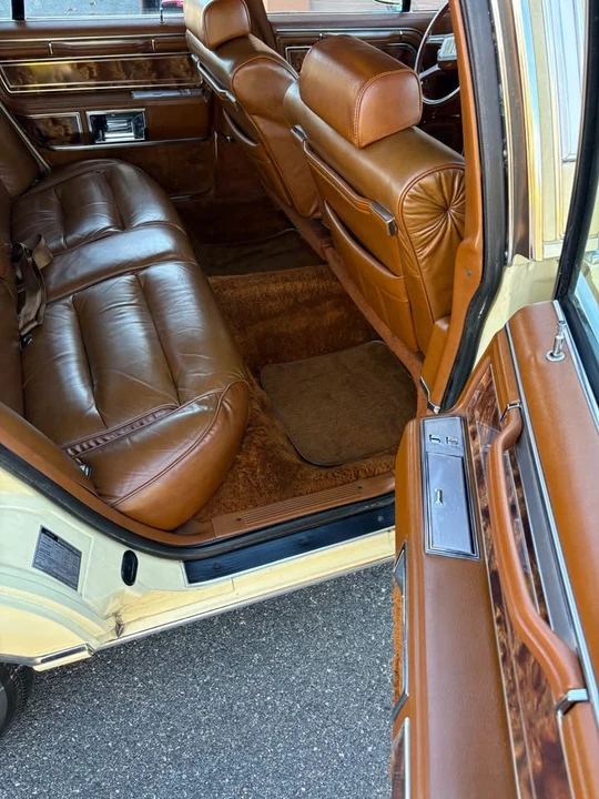 1981 Lincoln Town Car - Image 7 of 14