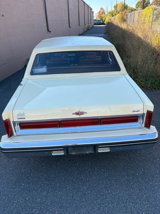 1981 Lincoln Town Car - Image 12 of 14