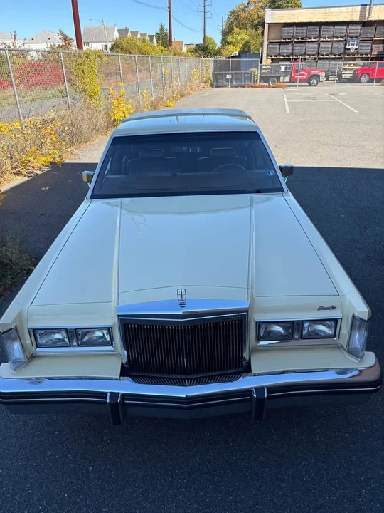 1981 Lincoln Town Car - Image 11 of 14