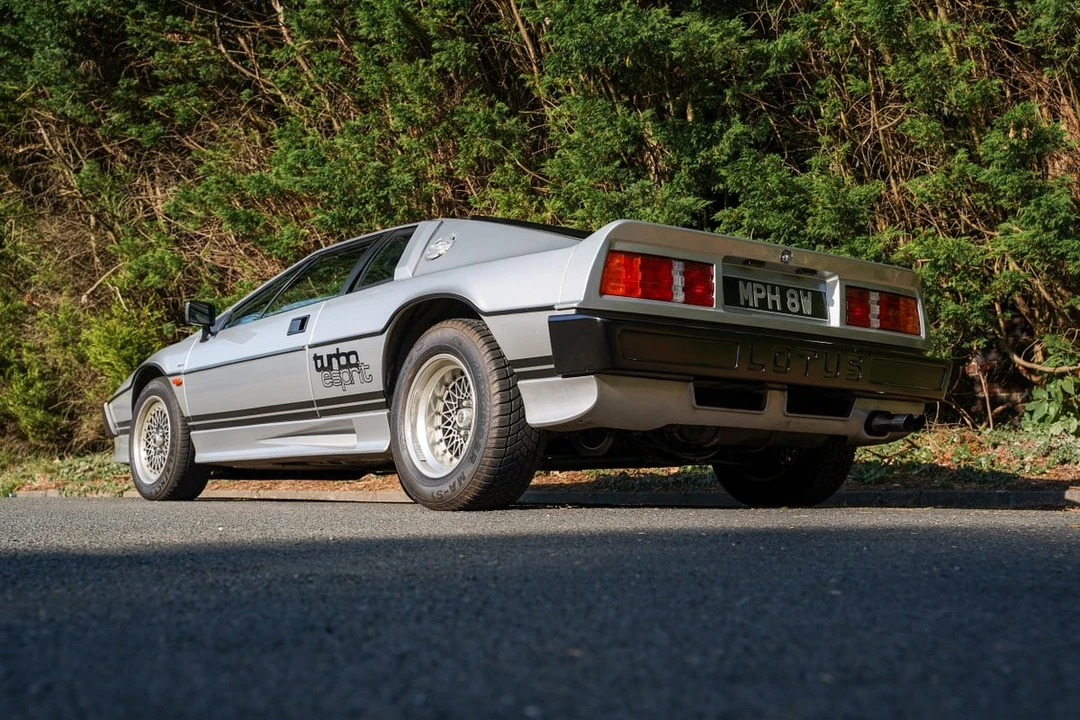1981 Lotus Esprit Series 3 & Turbo - Image 20 of 30