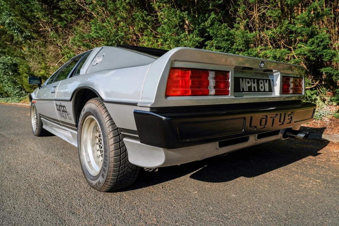 1981 Lotus Esprit Series 3 & Turbo - Image 25 of 30
