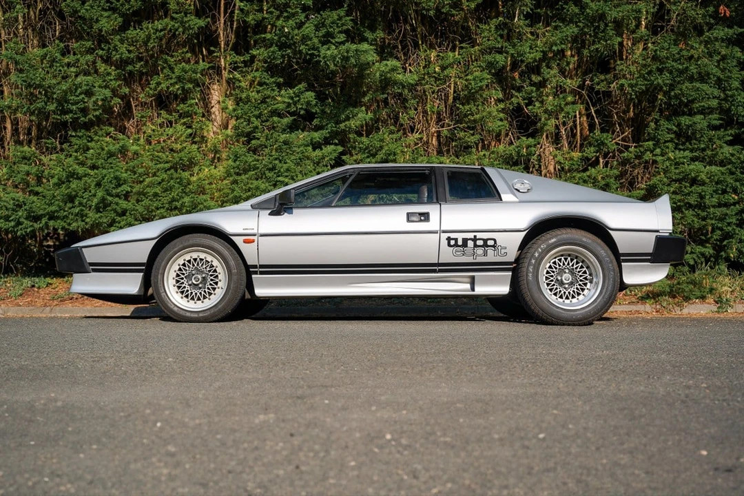 1981 Lotus Esprit Series 3 & Turbo - Image 27 of 30