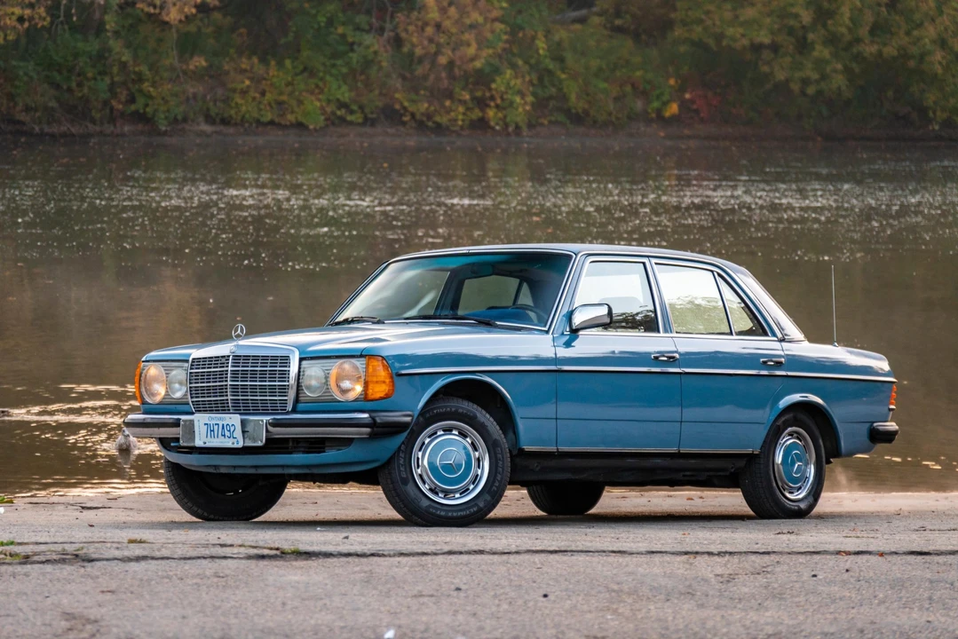 1981 Mercedes-Benz W123 Sedan - Image 17 of 31