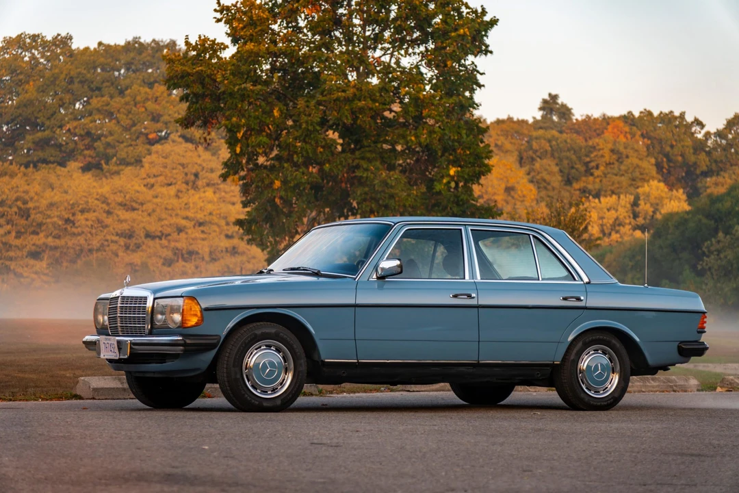 1981 Mercedes-Benz W123 Sedan - Image 19 of 31