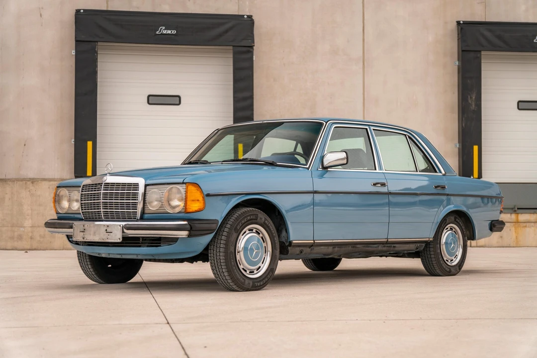 1981 Mercedes-Benz W123 Sedan - Image 4 of 31