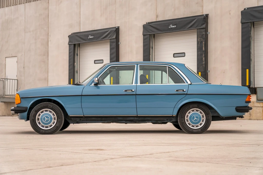 1981 Mercedes-Benz W123 Sedan - Image 5 of 31