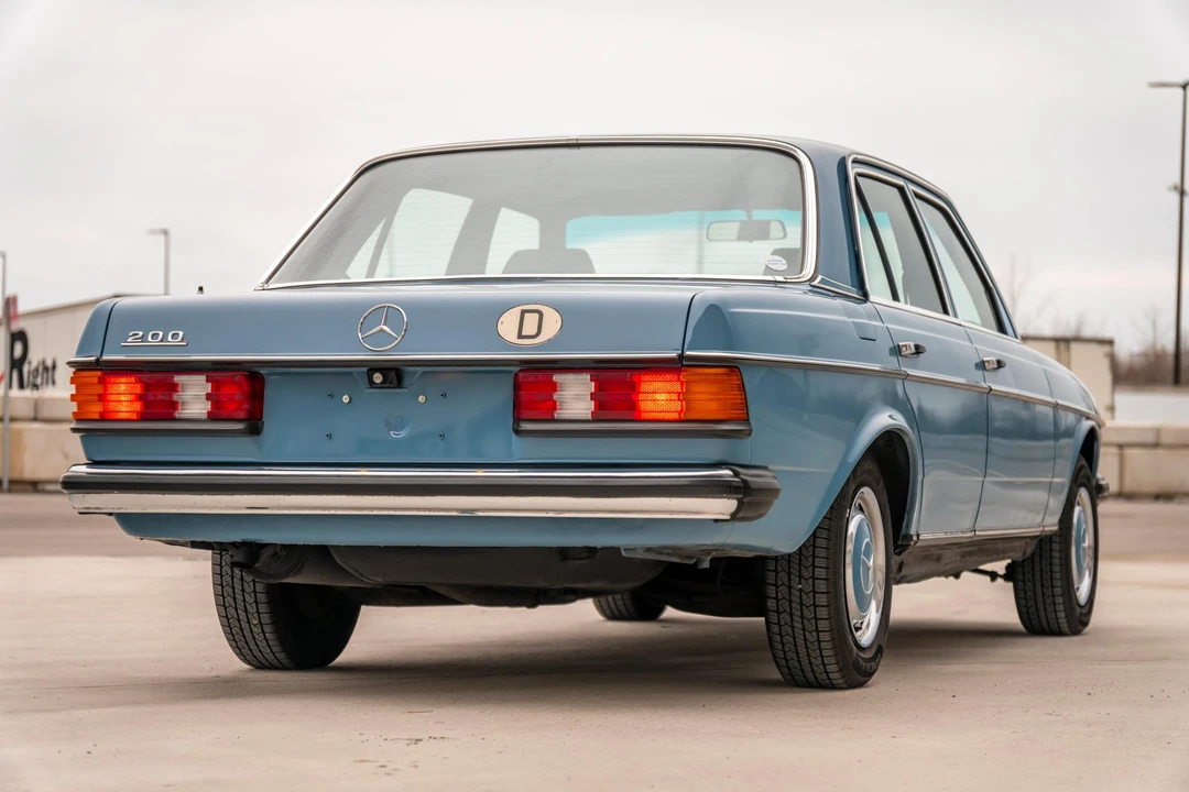 1981 Mercedes-Benz W123 Sedan - Image 9 of 31