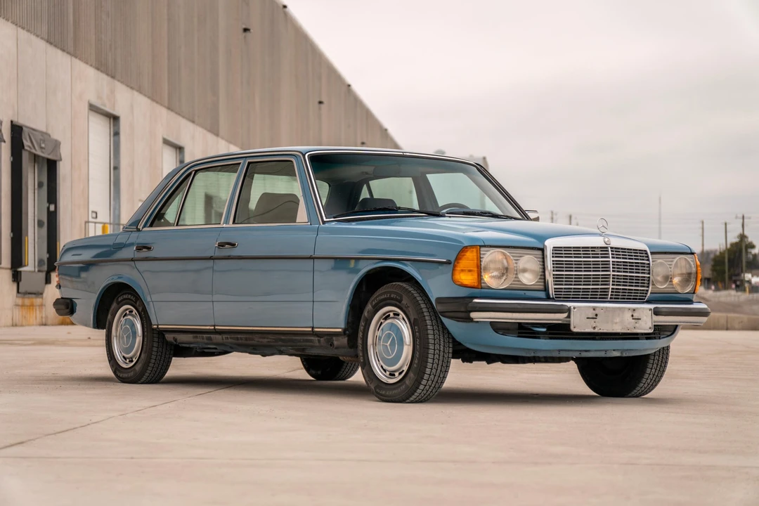 1981 Mercedes-Benz W123 Sedan - Image 12 of 31