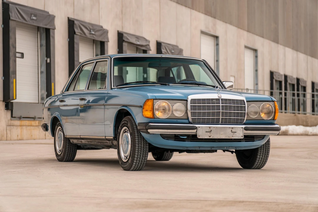 1981 Mercedes-Benz W123 Sedan - Image 13 of 31