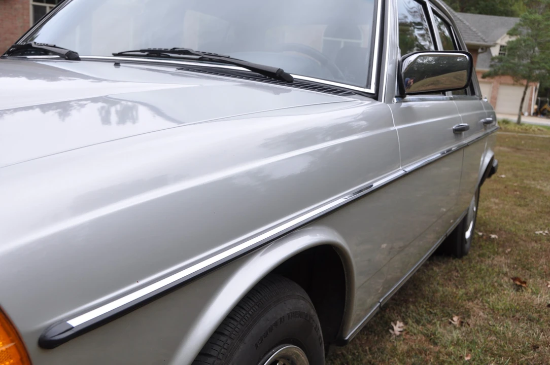 1981 Mercedes-Benz W123 Sedan - Image 22 of 31