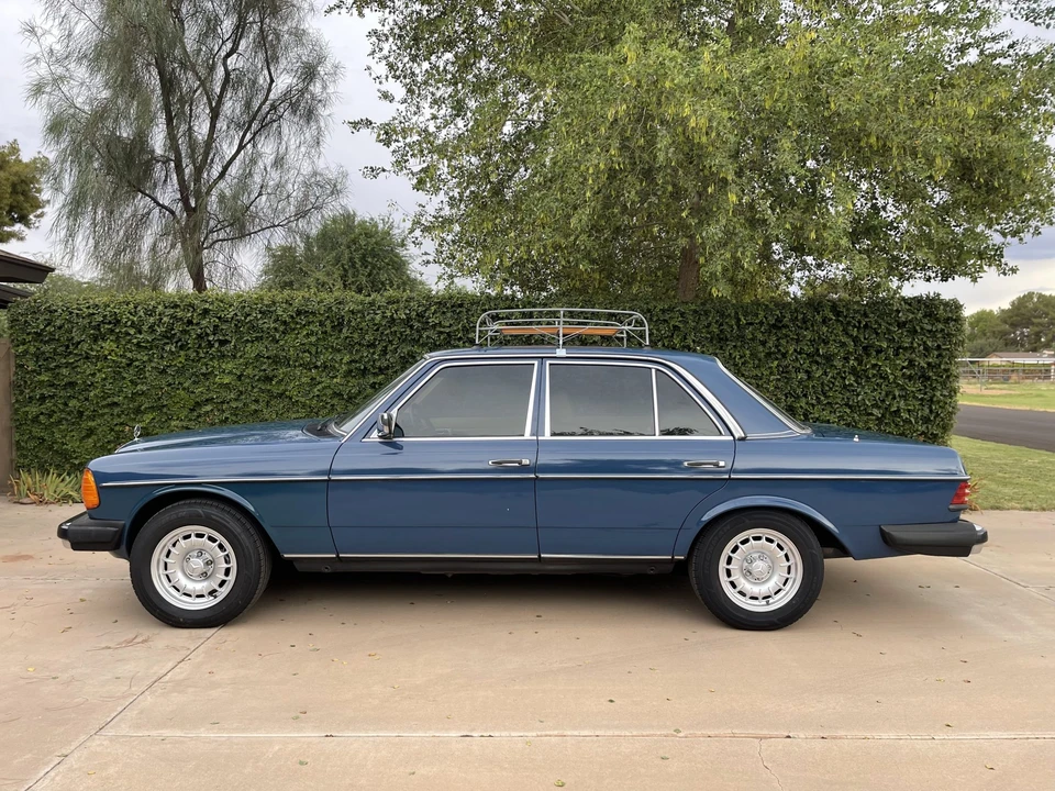 1981 Mercedes-Benz W123 Sedan - Image 10 of 31