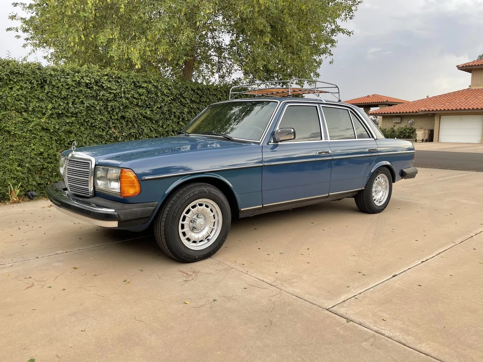 1981 Mercedes-Benz W123 Sedan - Image 2 of 31