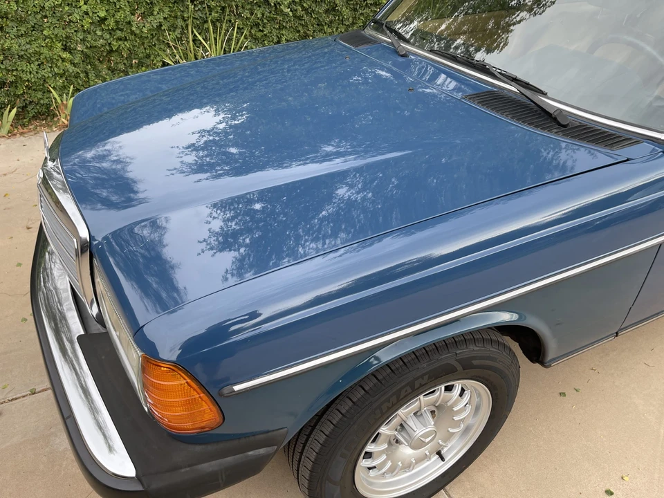 1981 Mercedes-Benz W123 Sedan - Image 14 of 31