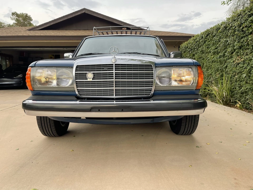1981 Mercedes-Benz W123 Sedan - Image 12 of 31