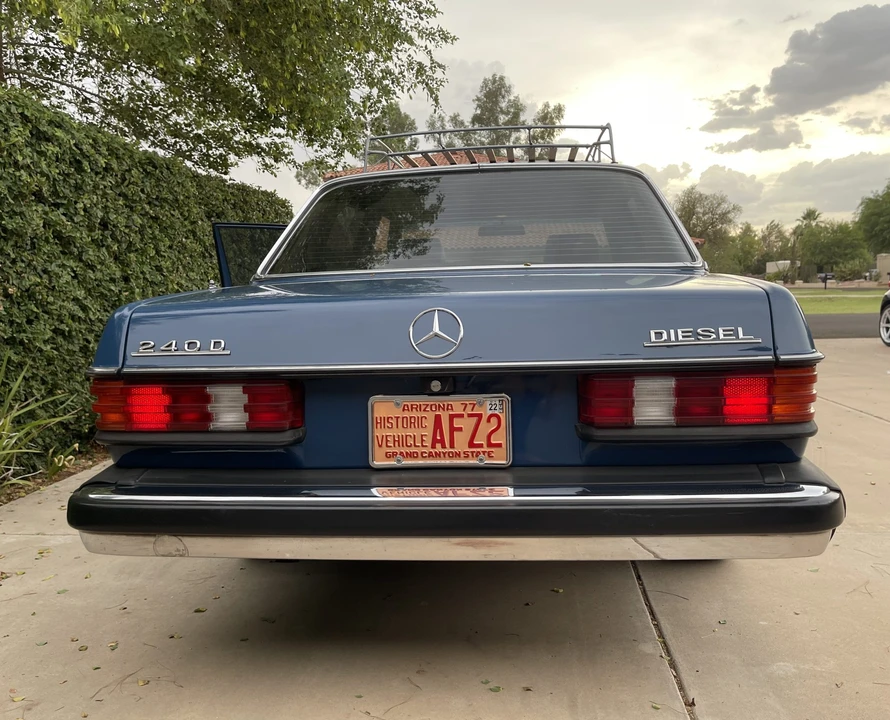 1981 Mercedes-Benz W123 Sedan - Image 7 of 31